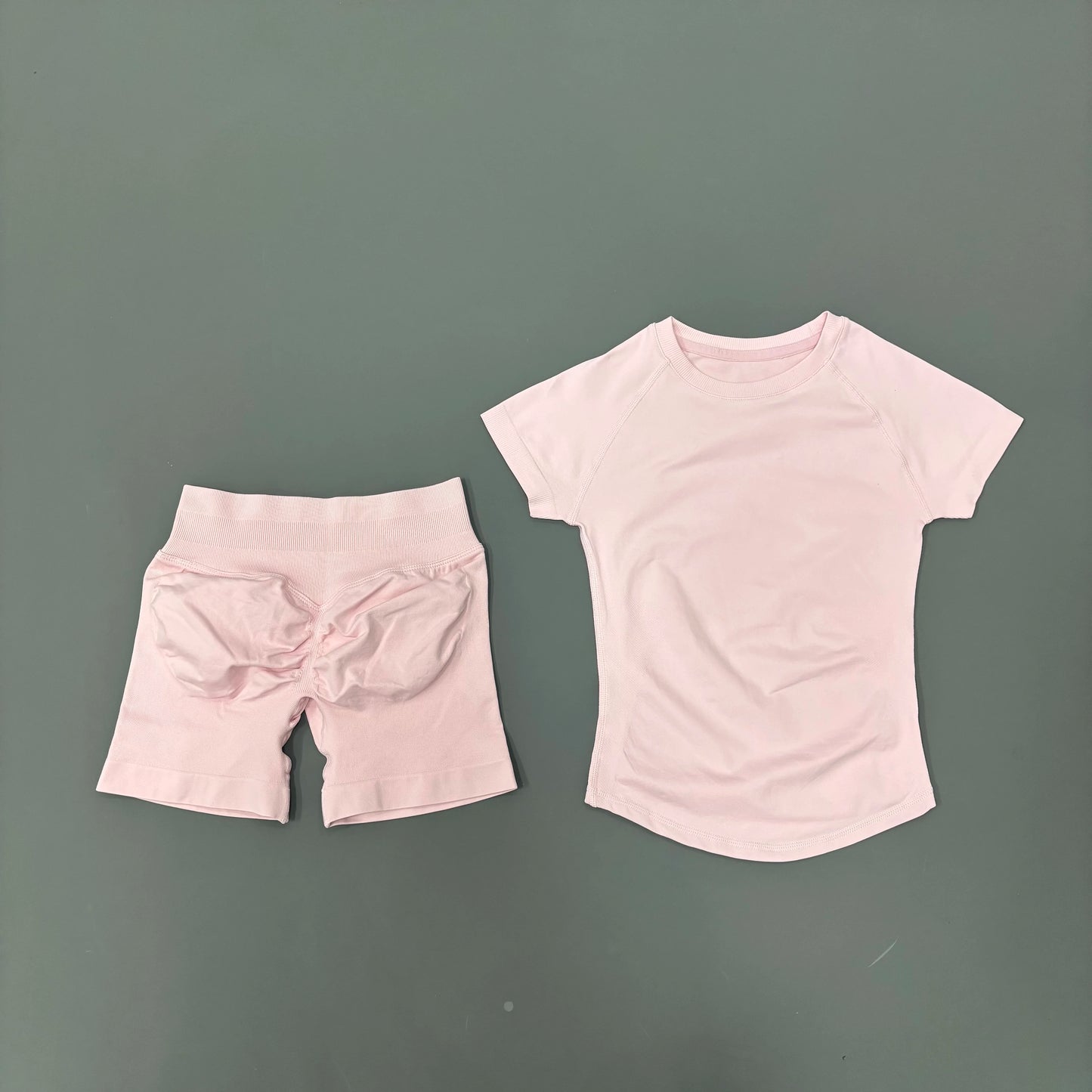 Conjunto Fitness Feminino 2 Peças | Camiseta Manga Curta e Shorts Canelado Cintura Alta | Empina Bumbum